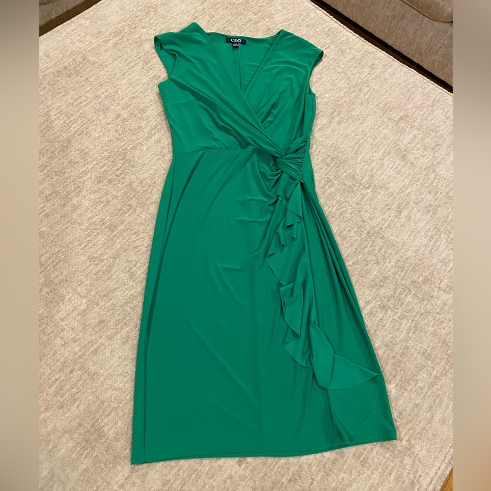Green sleeveless midi dress